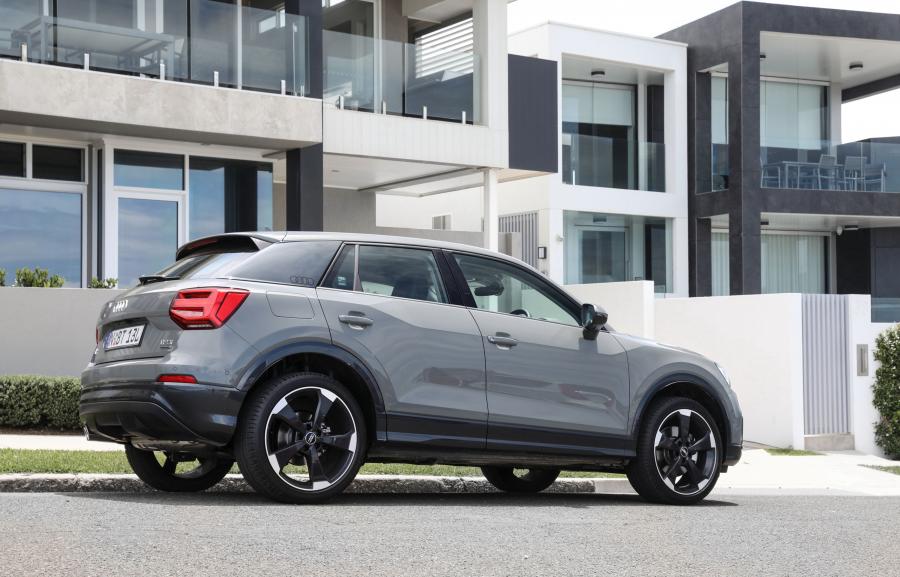  Audi Q2 2.0 TFSI Quattro Sport 2017 года  (AU) (фото 9 из 40)